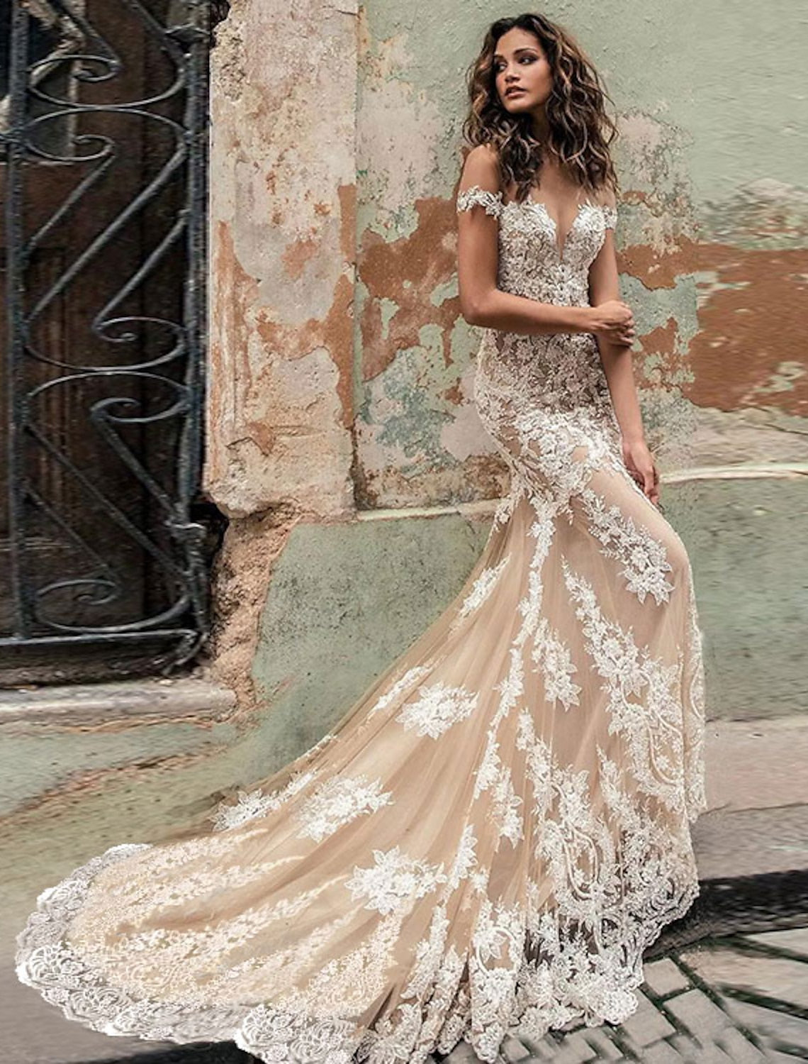 Trumpet/Mermaid Off-the-Shoulder Floor-length Lace Wedding Dress Champagne