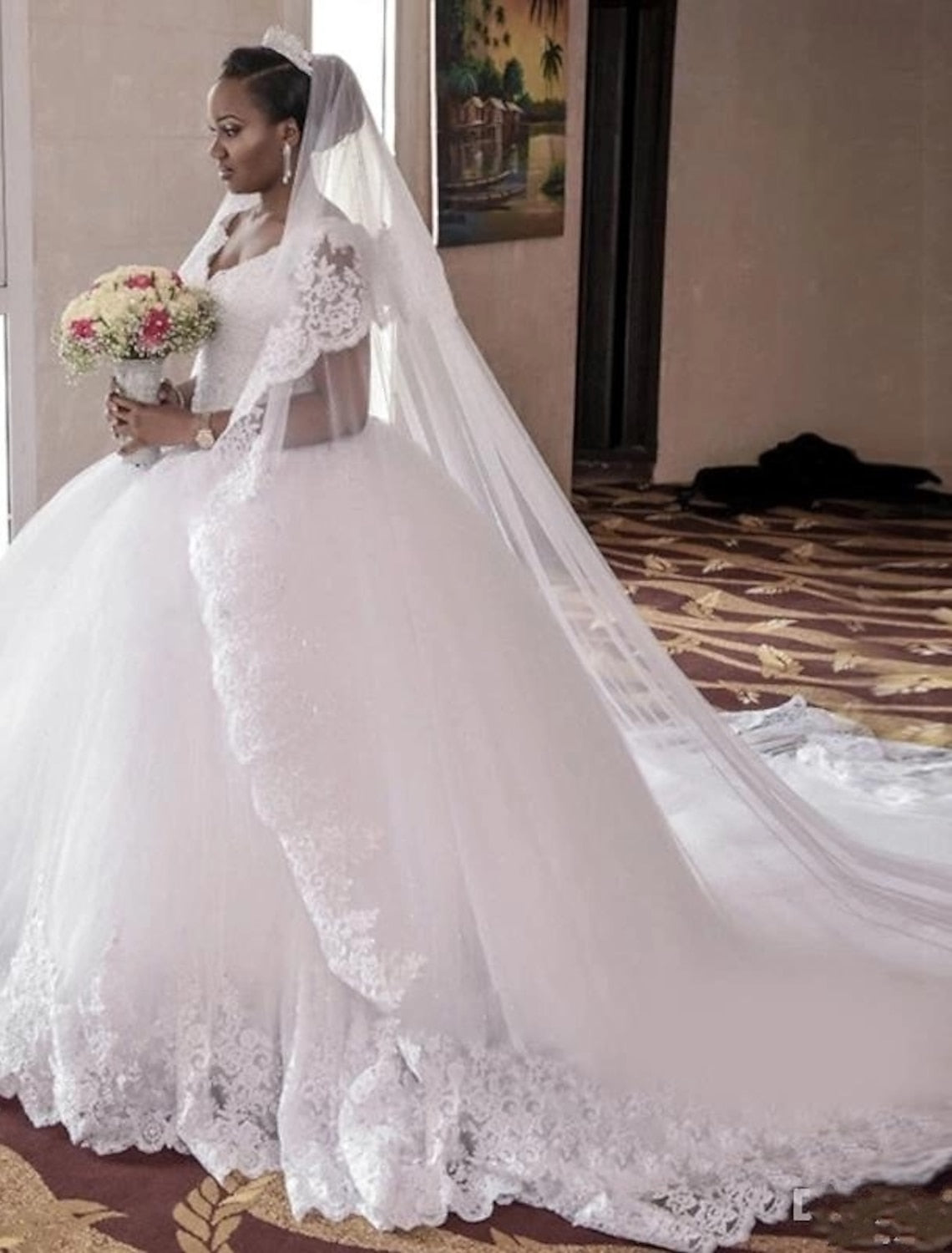 Ball Gown V-Neck Floor-length Lace Wedding Dress White