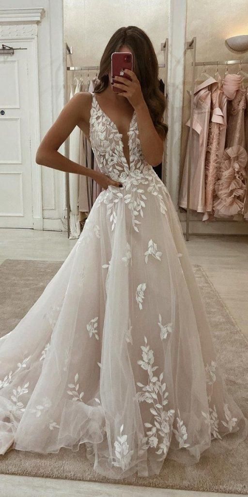 A-Line/Princess V-Neck Floor-length Lace Wedding Dress Ivory