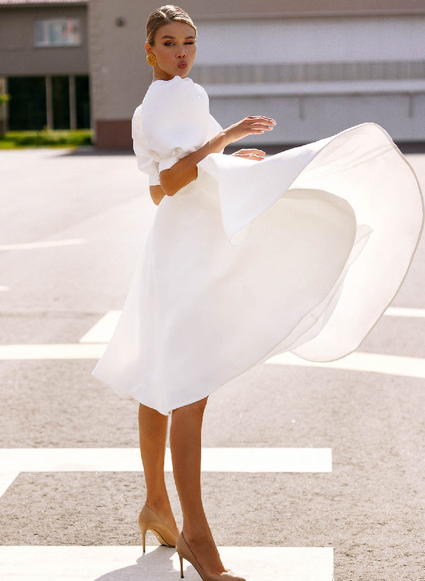 A-Line/Princess Scoop Knee-Length Wedding Dress Champagne