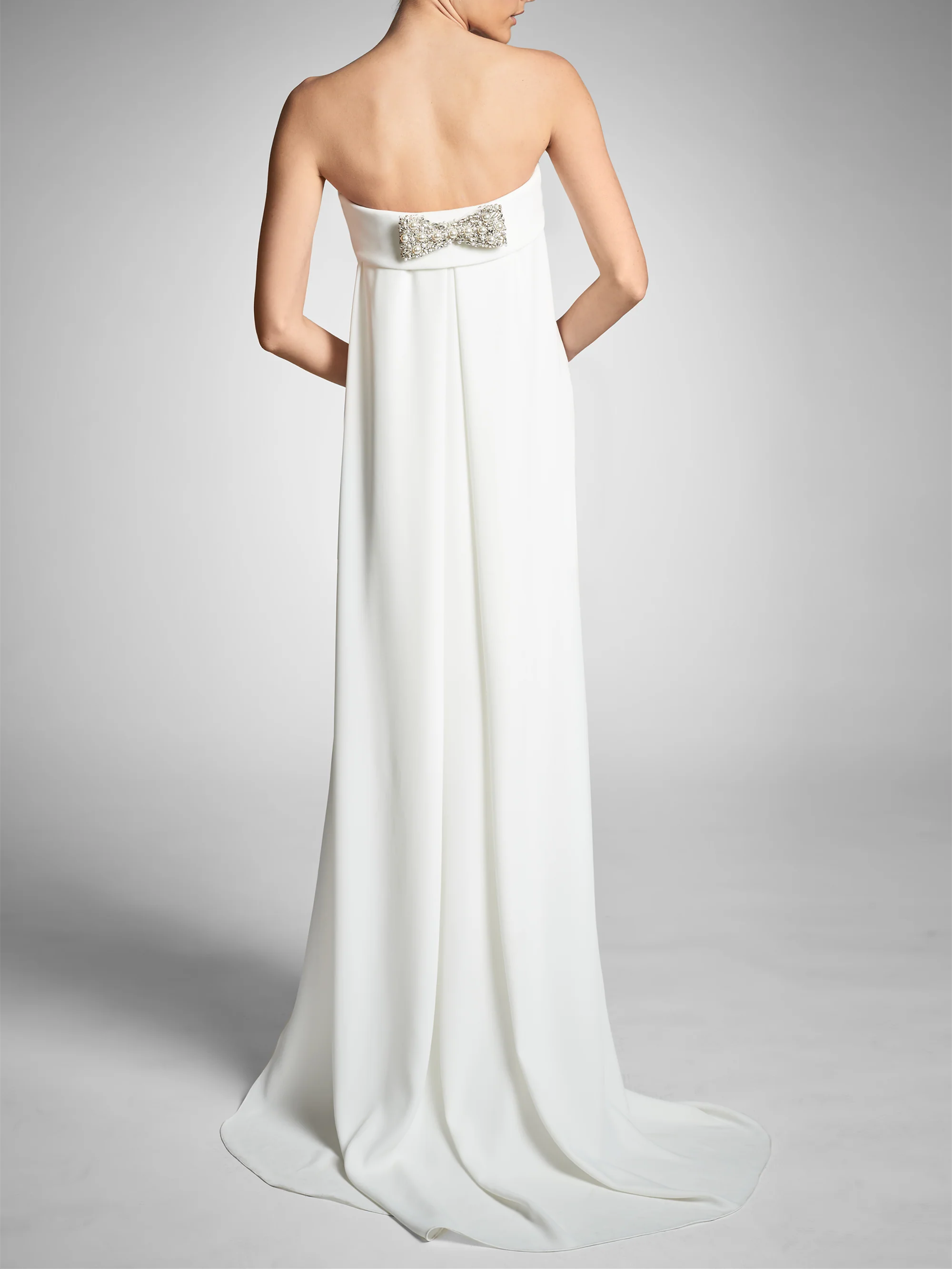 Sheath/Column Strapless Sleeveless Wedding Dresses with Bowknot Champagne