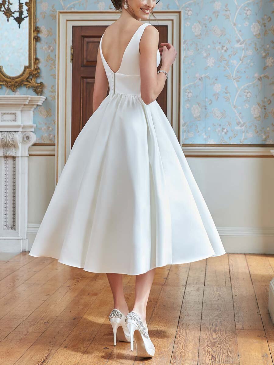 A-Line/Princess V-Neck Tea-Length Sexy Wedding Dress Champagne