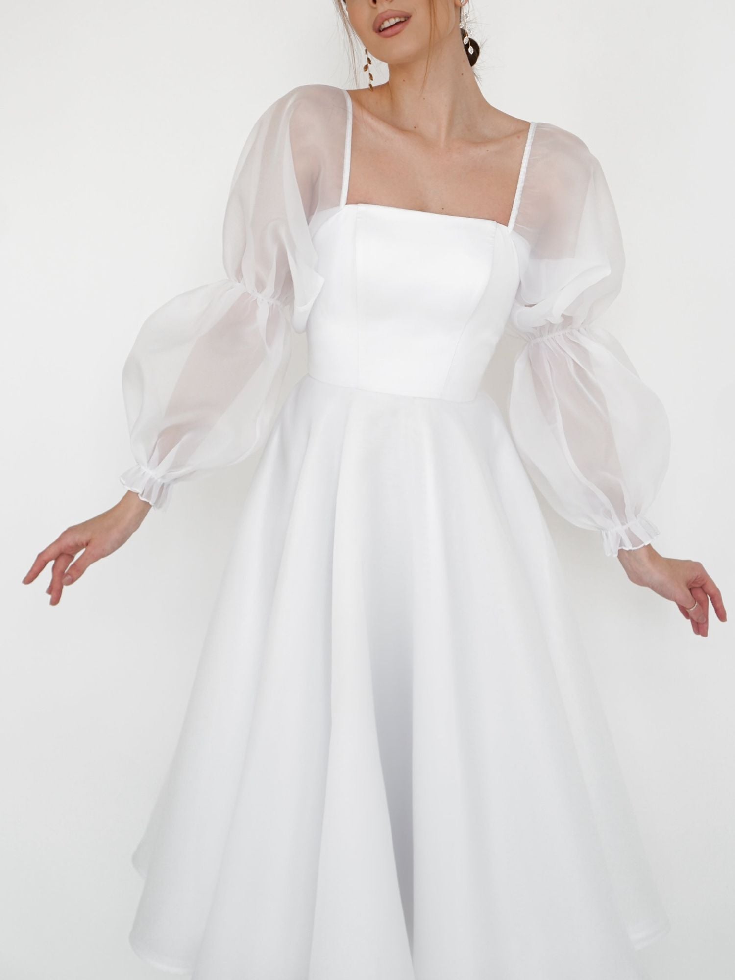 A-Line/Princess Scoop Tea-Length Long Lace Sleeve Wedding Dress Champagne