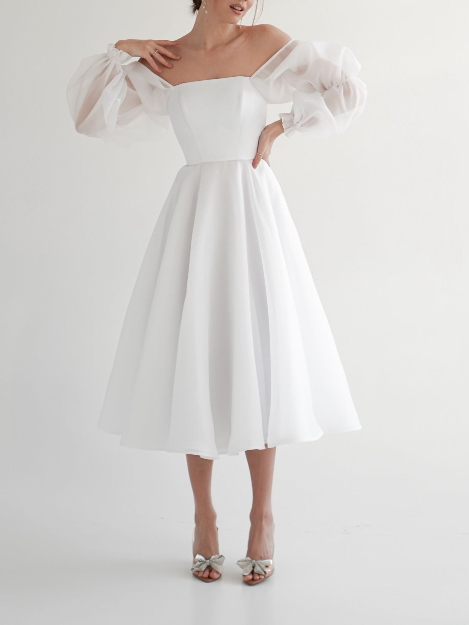 A-Line/Princess Scoop Tea-Length Long Lace Sleeve Wedding Dress Ivory