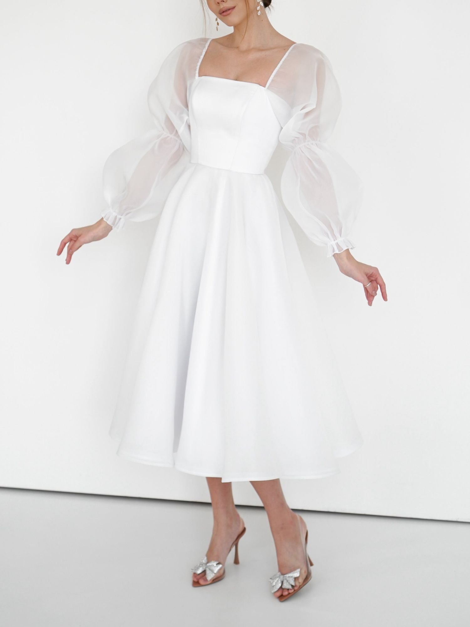 A-Line/Princess Scoop Tea-Length Long Lace Sleeve Wedding Dress White
