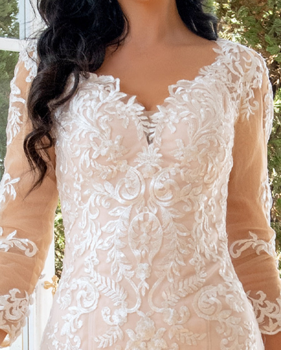 Trumpet/Mermaid Sweetheart 3/4 Sleeves Floor-Length Wedding Dresses with Lace Appliques