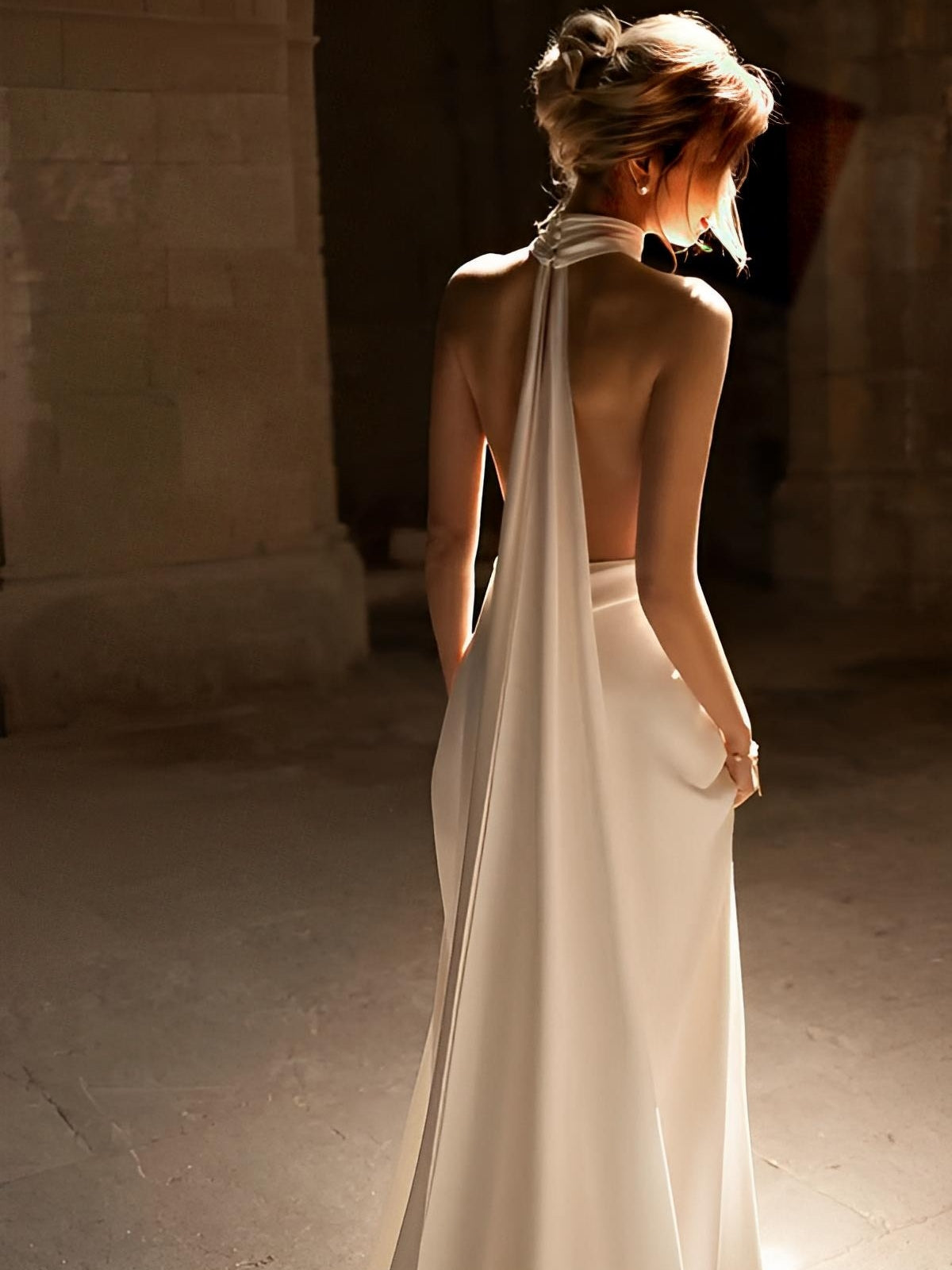 Sheath/Column Halter Sleeveless Sweep Train Ruched Wedding Dresses With Buttons Champagne
