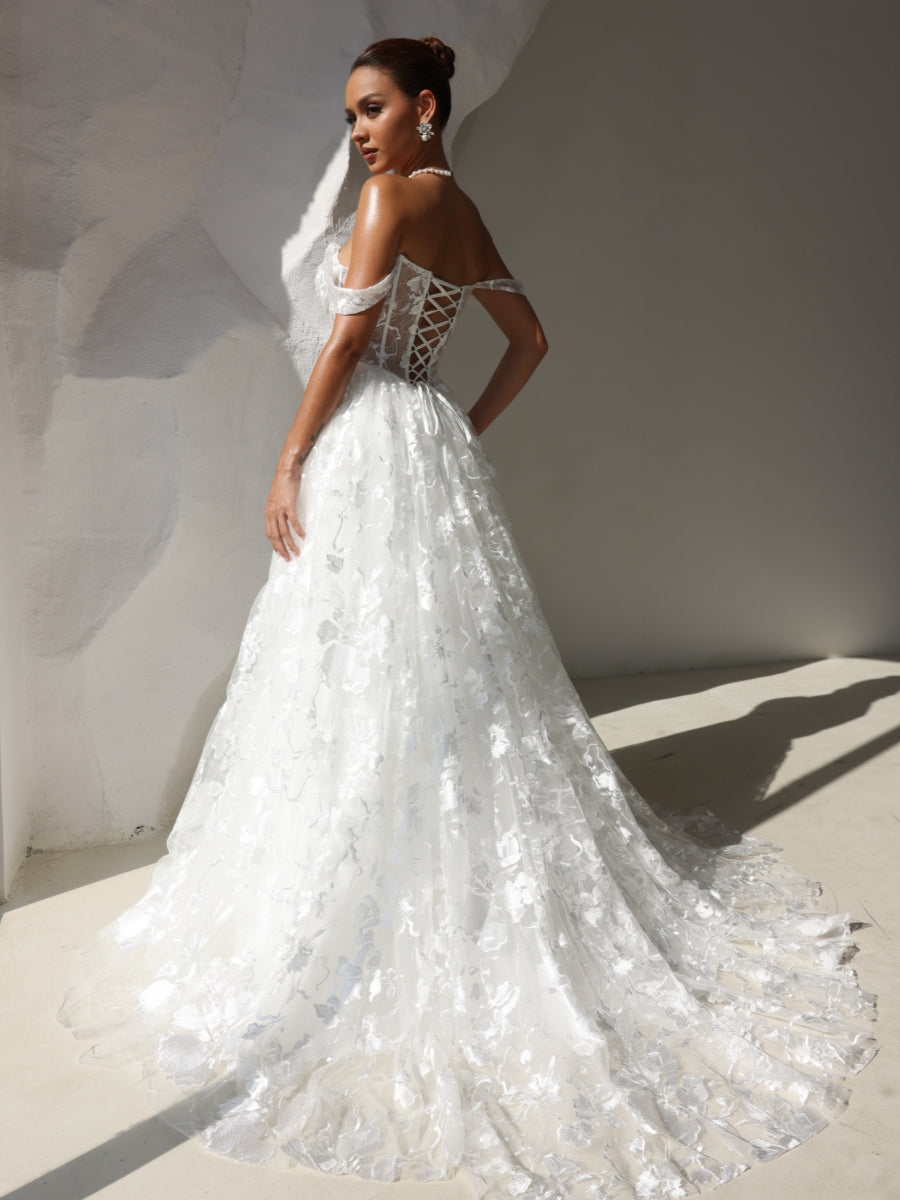 A-Line/Princess Sweetheart Wedding Dresses Lace Sweep Train/Brush Train