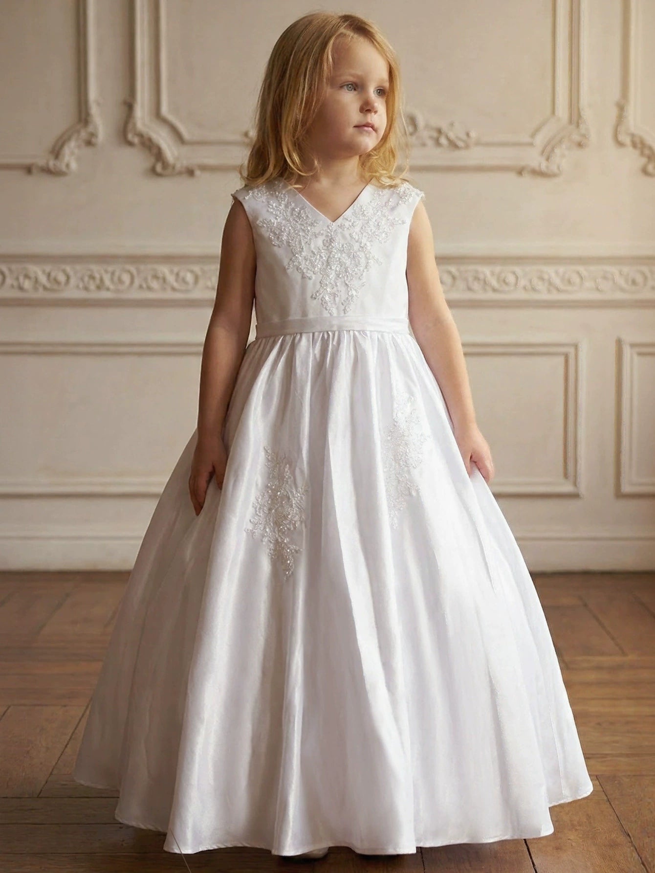 A-Line/Princess V-Neck Embroidered Satin Flower Girl Dresses Sleeveless Floor-Length White