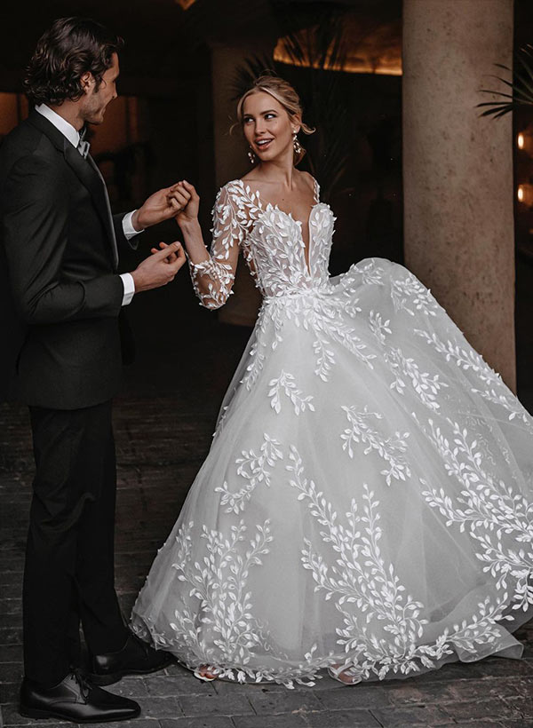 A-Line/Princess V-Neck Floor-length Wedding Dress Black