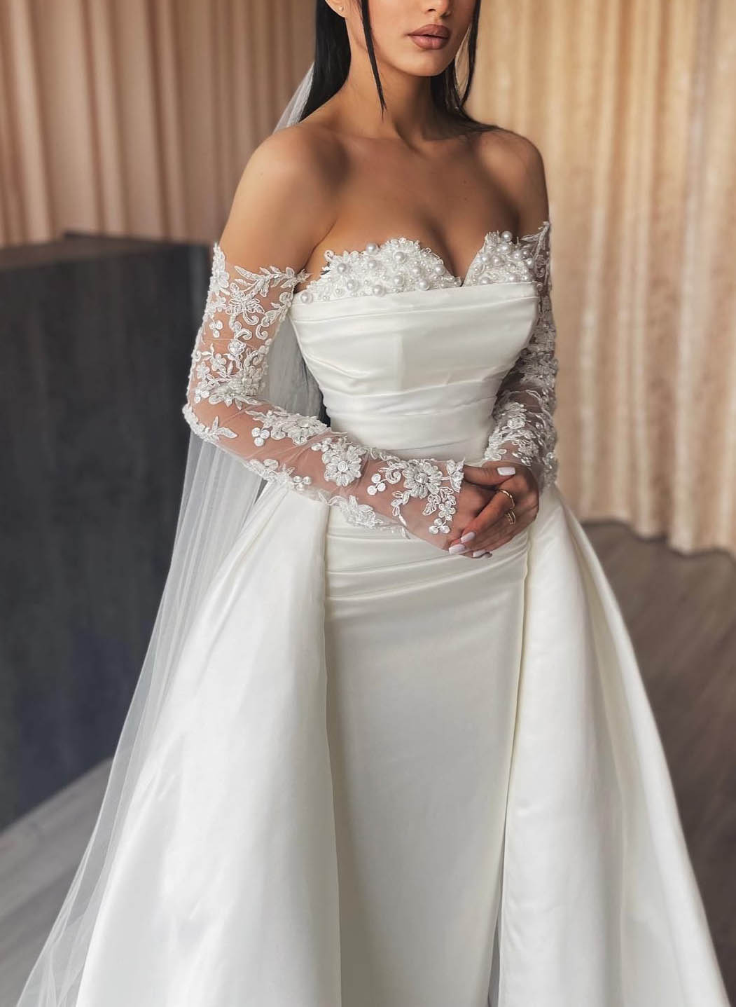Sheath/Column Off-the-Shoulder Floor-length Lace Wedding Dress White