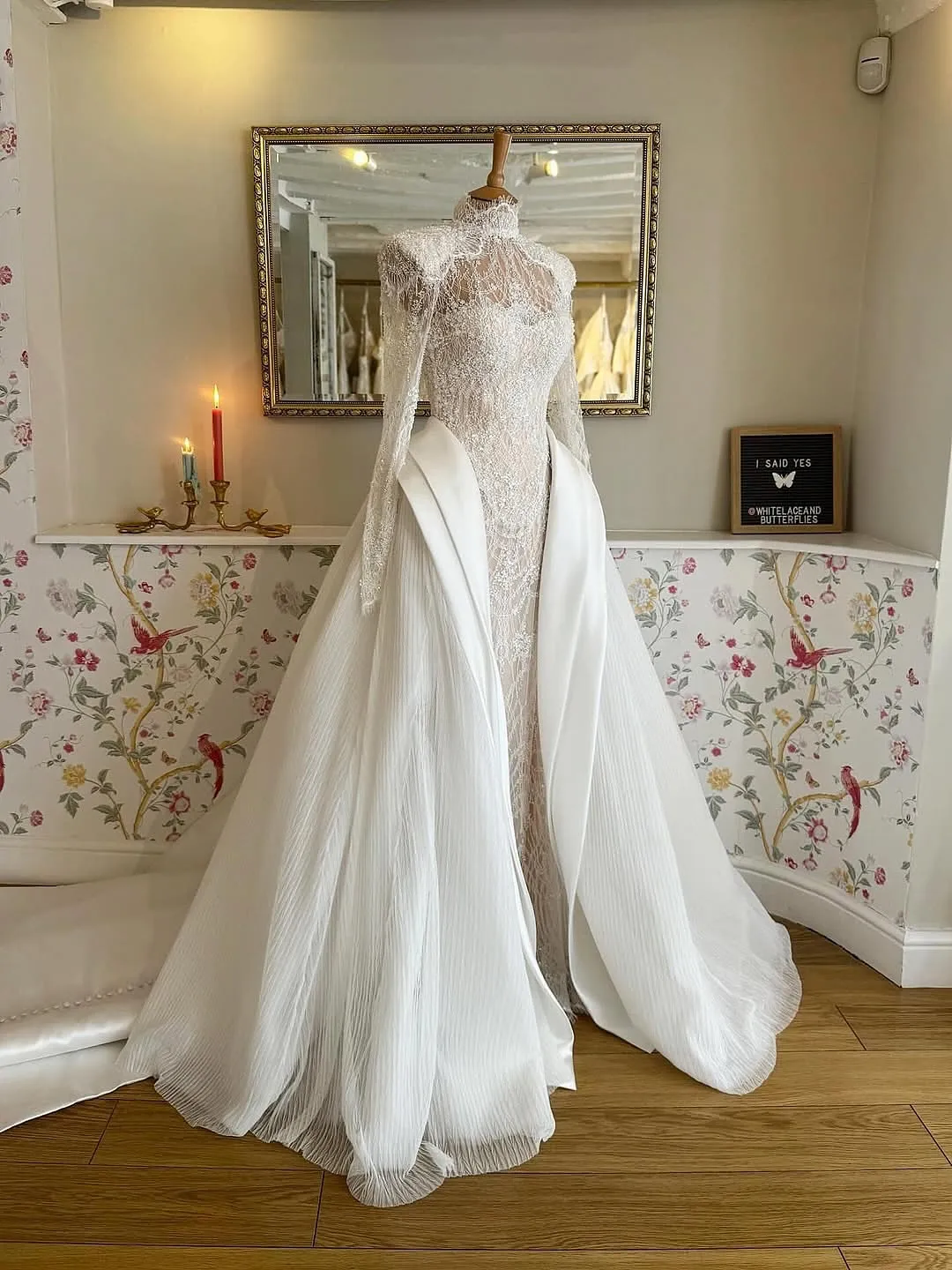 Luxury Custom Made Beading Lace Appliques Wide Strap Open Back Mermaid Wedding Dress