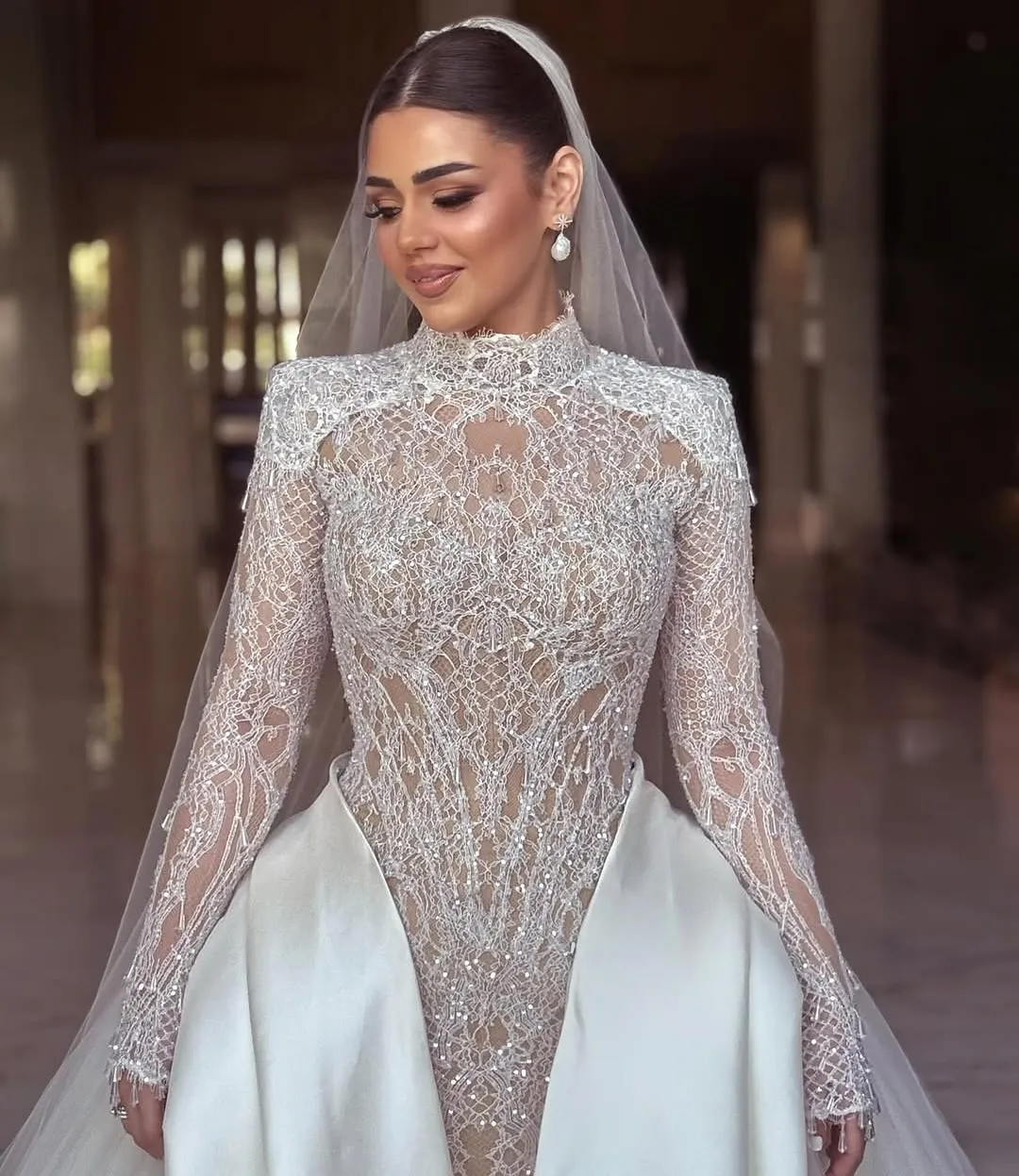 Luxury Custom Made Beading Lace Appliques Wide Strap Open Back Mermaid Wedding Dress