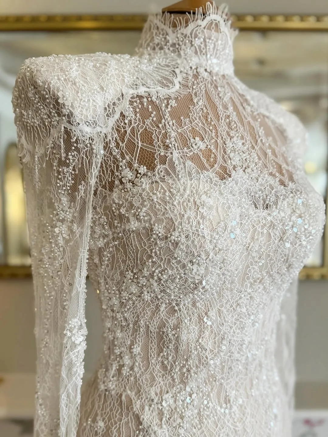 Luxury Custom Made Beading Lace Appliques Wide Strap Open Back Mermaid Wedding Dress