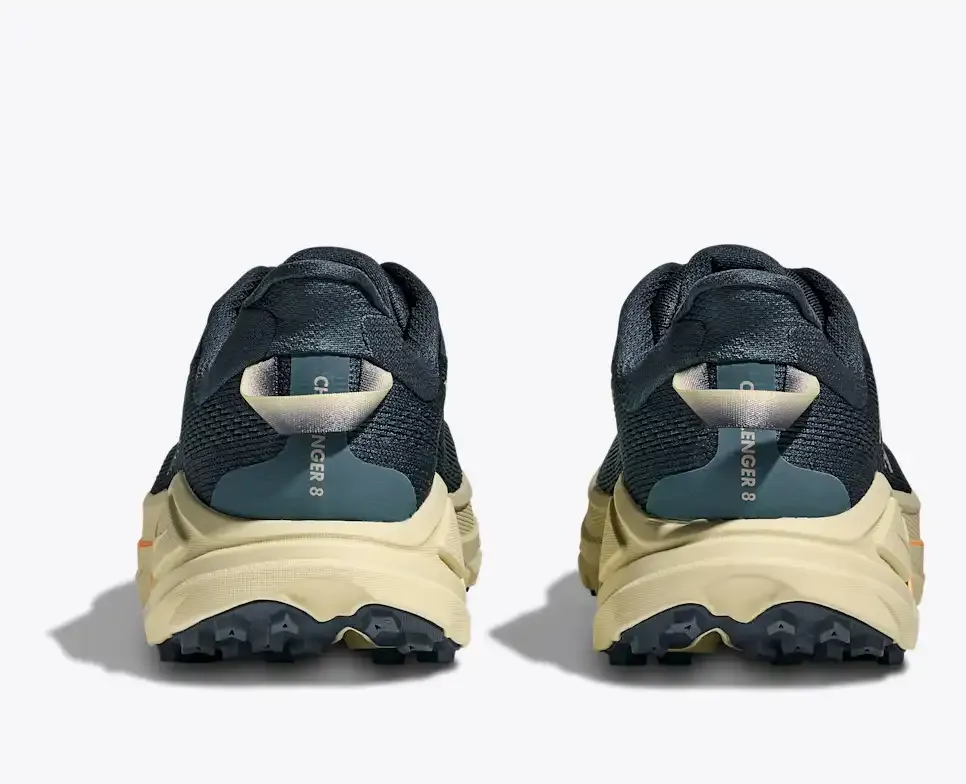 HOKA | Challenger 8