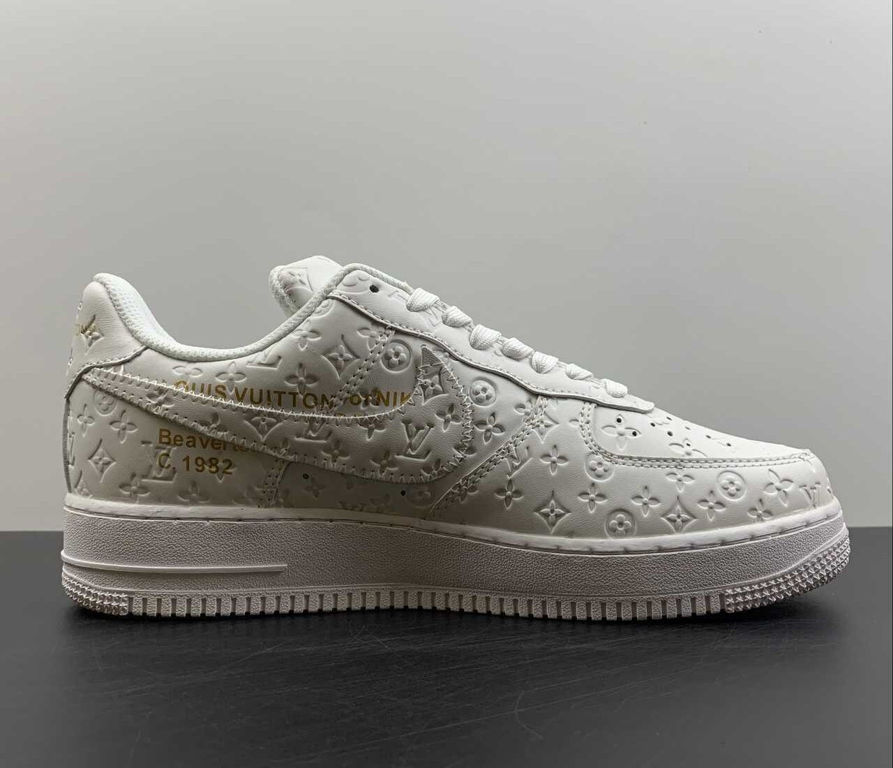 NIthtKE HOT SALE