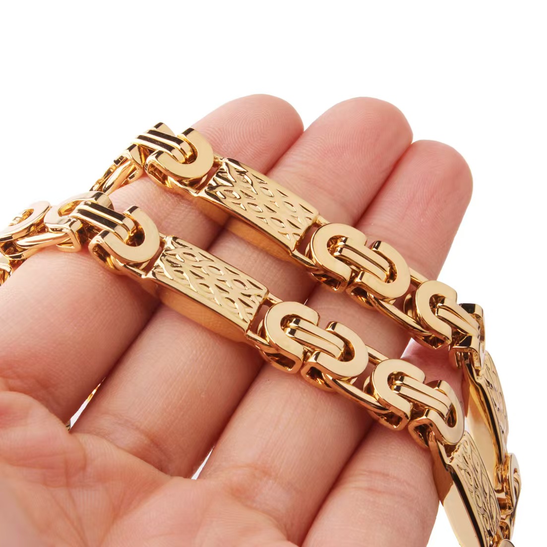 [Copy]Men’s Gold Cuban Link Chain Necklace – Luxury Miami Curb Chain with Secure Clasp Hip Hop Jewelry
