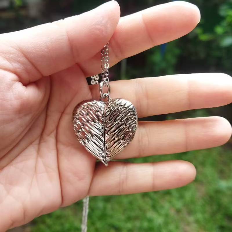 Custom Photo Angel Wings Circular Pendant, Personalized Memorial Photo Pendant Necklace for Women Man