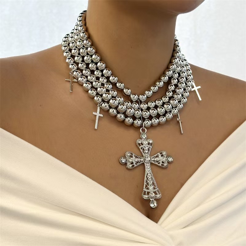 Fashion Layered Pearl and Chain Necklace, Rhinestone Cross Pendant Choker for Women, Trendy Alloy Statement Jewelry Gift for Her.