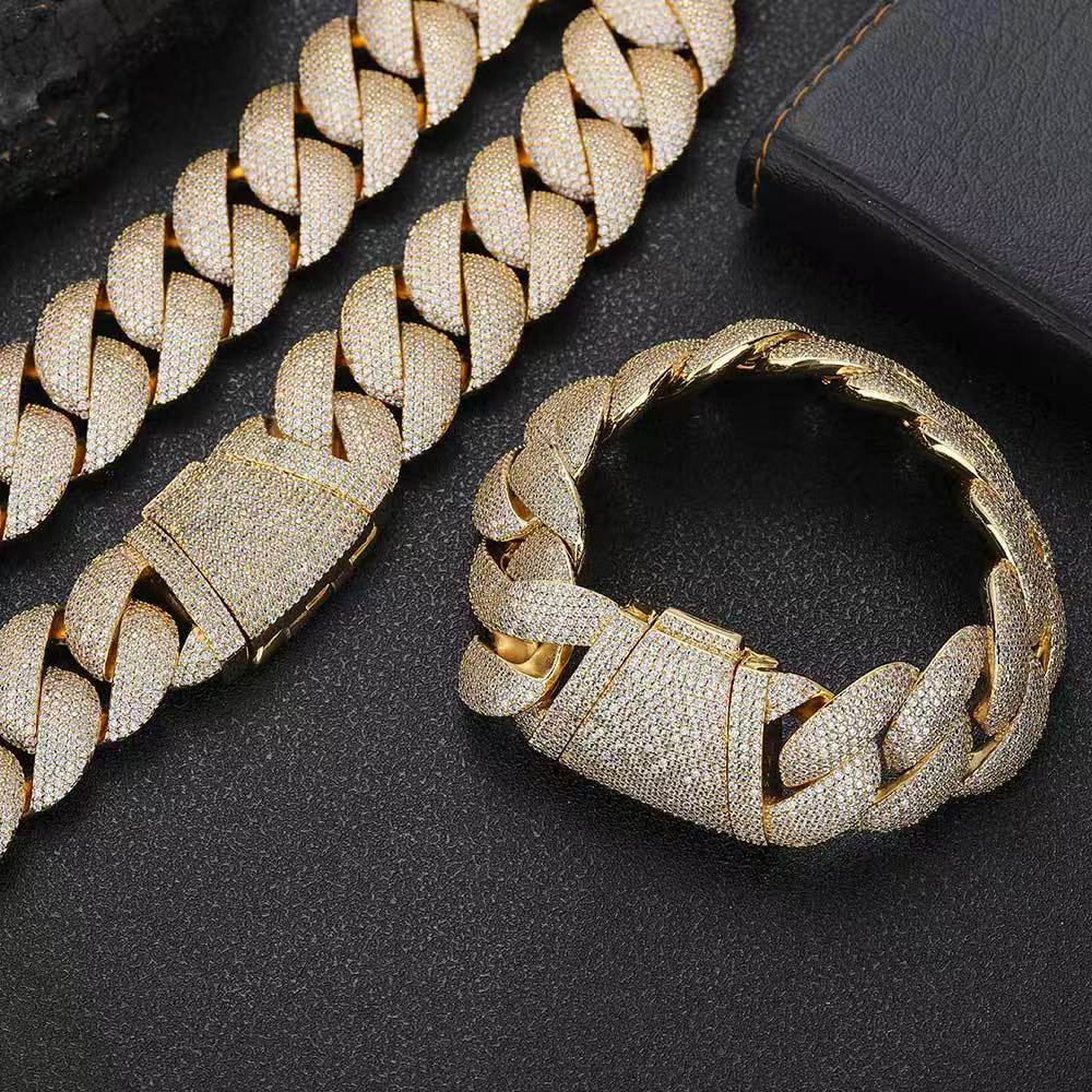 V-Buckle Iced Out Cuban Link Chain Necklace for Men – Hip Hop Miami Cuban Chain