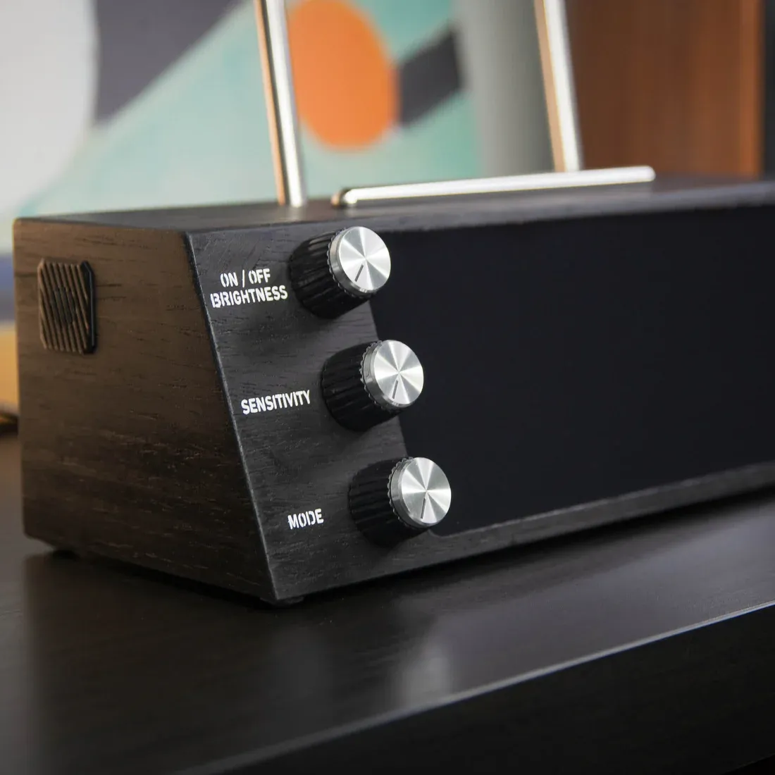 Smart Vinyl Record Stand – Music Visualizer with LED Screen, 13 Visual Modes, Built‑in Mic