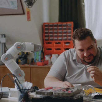 Modular AI Robotic Arm – Plug‑and‑Play, App & Voice Control, No Coding Required