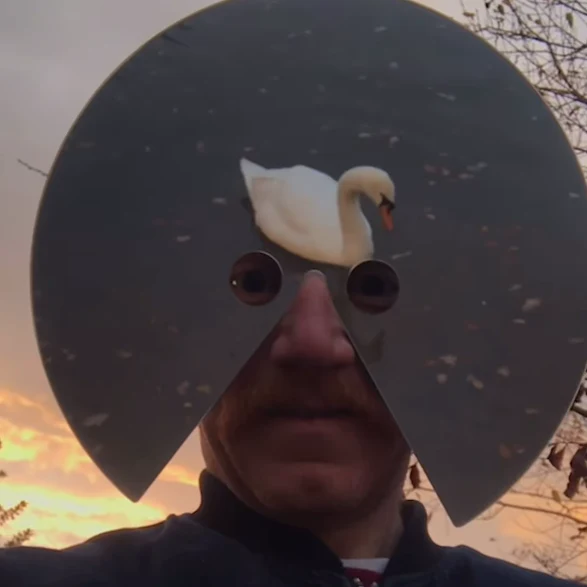 Mirror Mask – See What the Wearer Sees, Anti‑Selfie, for Artists & Filmmakers