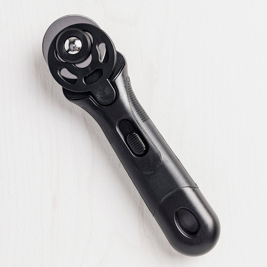 45mm Rotary Cutter – Smooth Fabric Cutting Tool