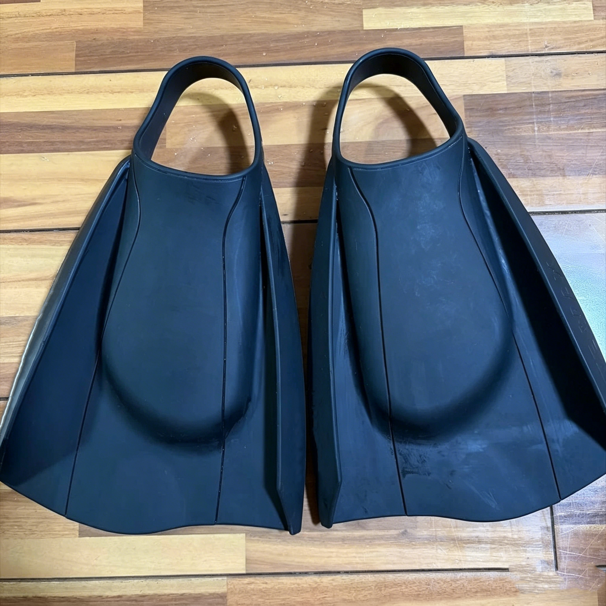 Speed Fin – Unisex Swim Training Fin | Patented Reverse V-Rail