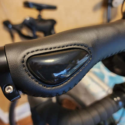 Ergonomic Dual‑Lock Bike Grips – Wing Support, Liquid Silicone, 22.2mm Handlebar Fit