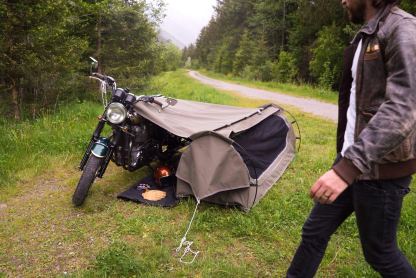 Motorcycle Camping System – Tent + Sleeping Bag + Mattress, 5‑Minute Setup, 10kg Roll