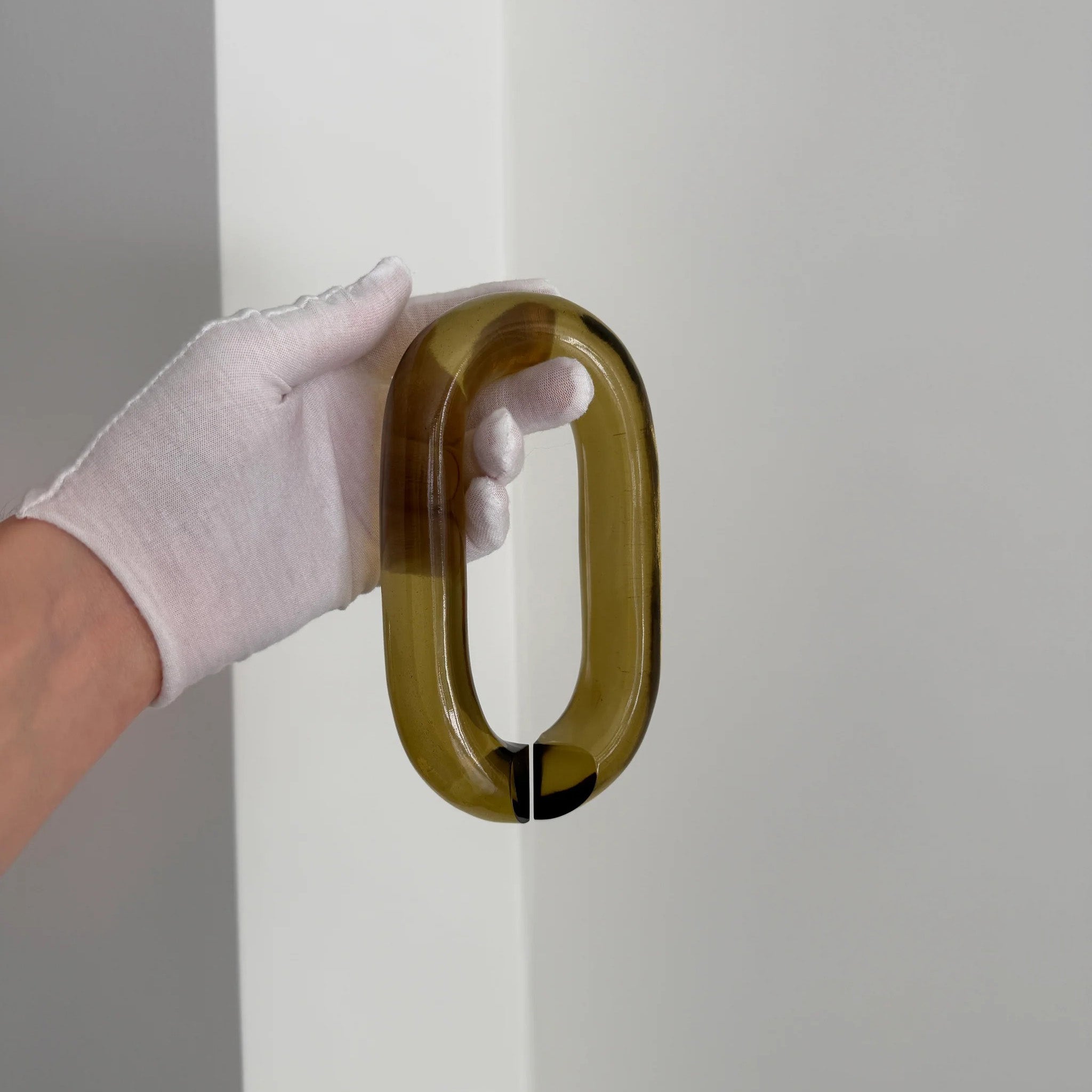 Wall & Ceiling Infinity Hook – Metal Mount for Art Installations, Cables & Displays, 35‑Link Capacity
