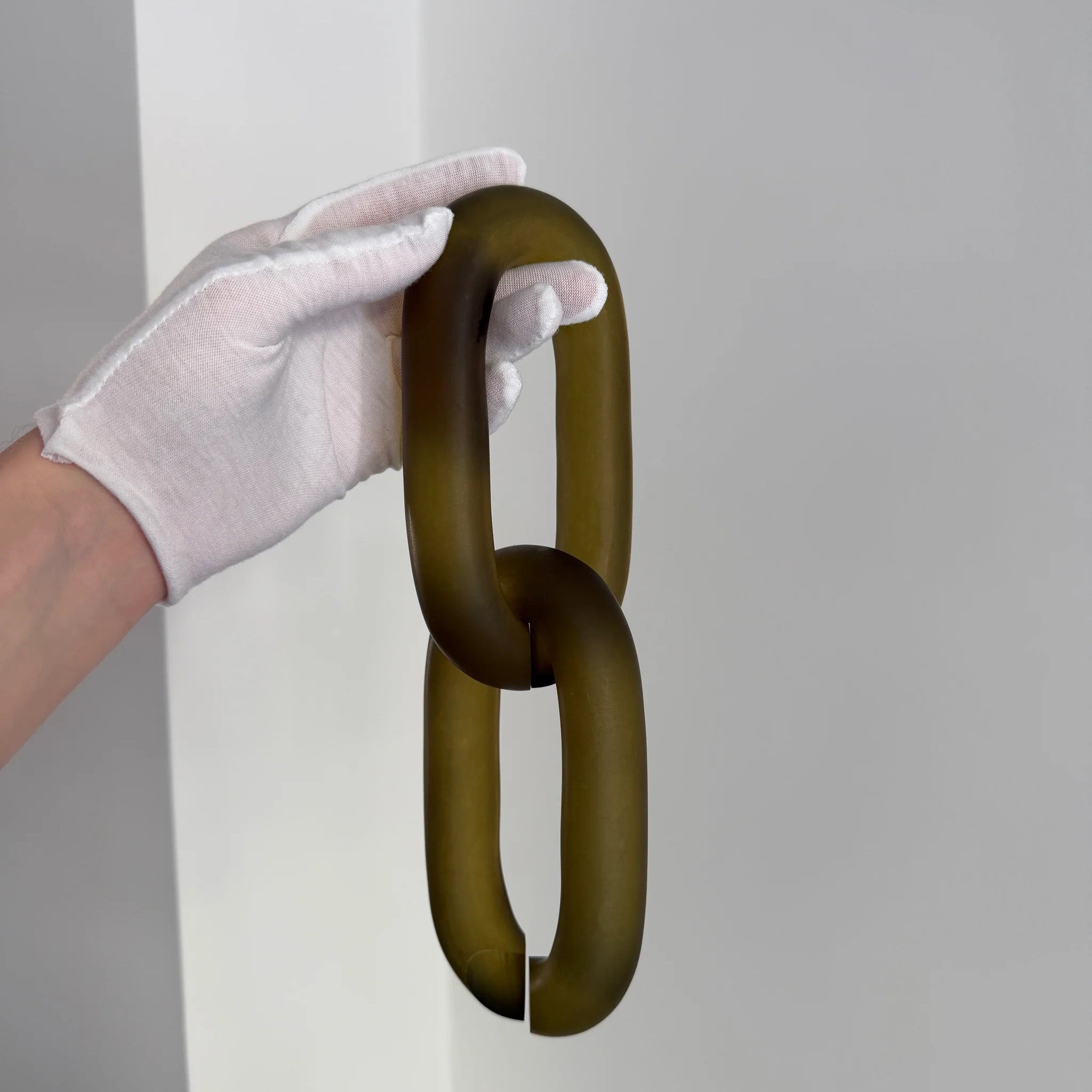 Wall & Ceiling Infinity Hook – Metal Mount for Art Installations, Cables & Displays, 35‑Link Capacity