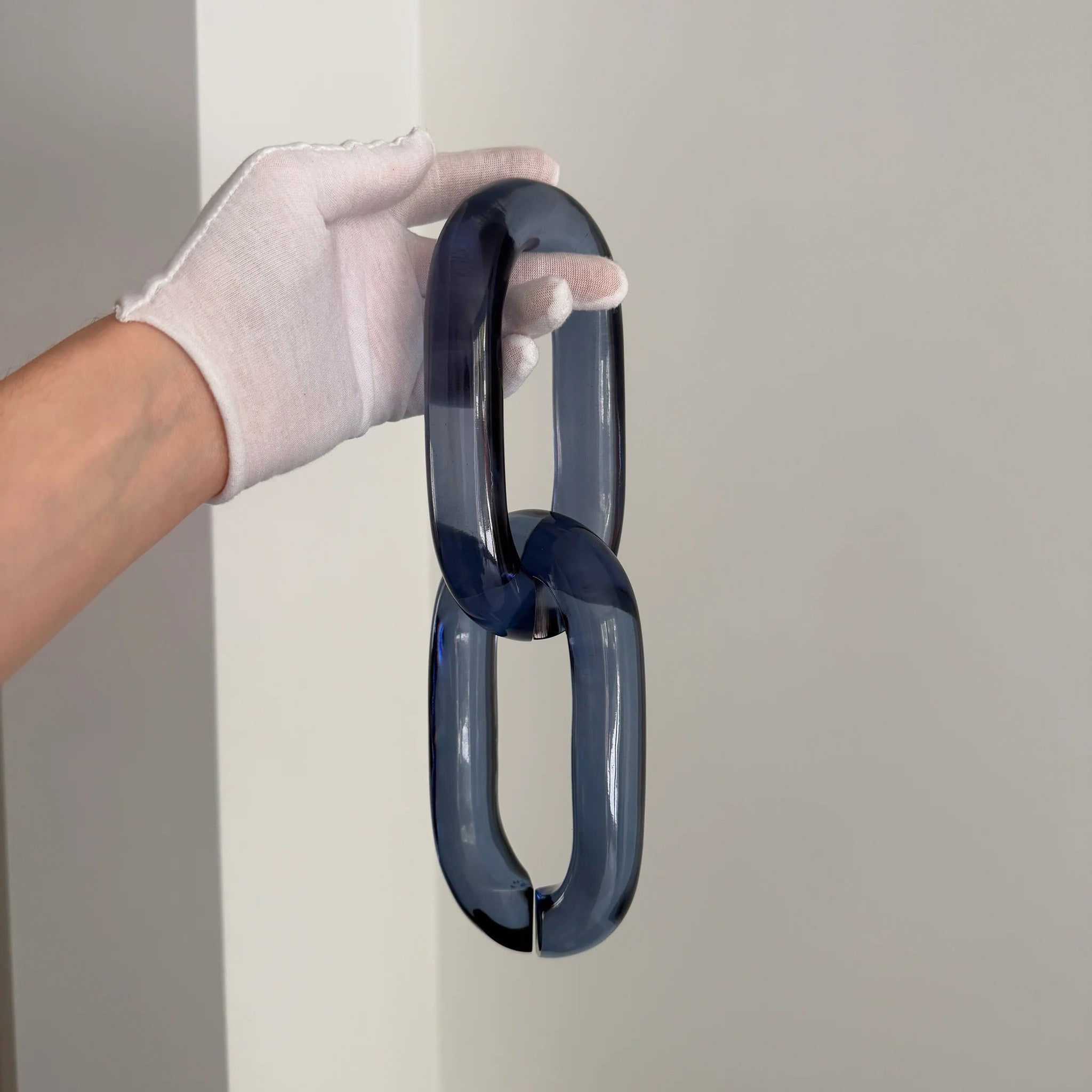 Wall & Ceiling Infinity Hook – Metal Mount for Art Installations, Cables & Displays, 35‑Link Capacity