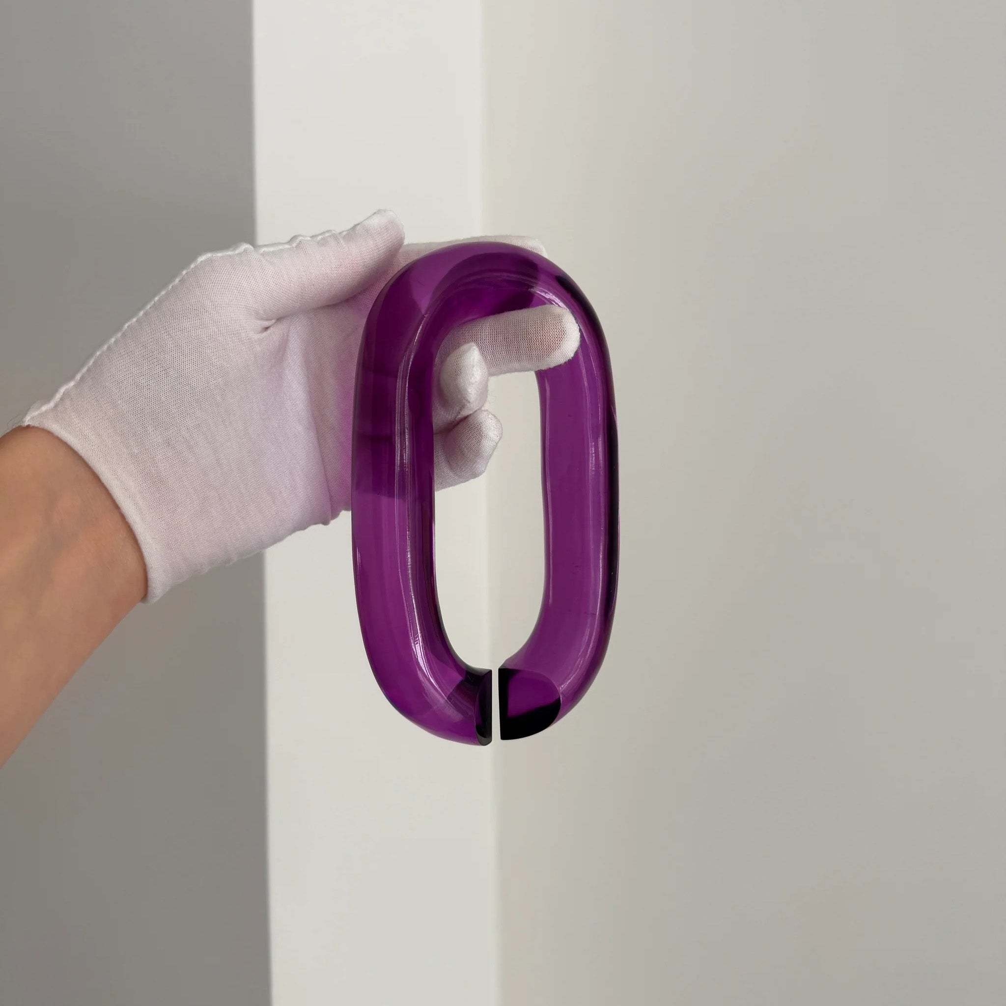 Wall & Ceiling Infinity Hook – Metal Mount for Art Installations, Cables & Displays, 35‑Link Capacity