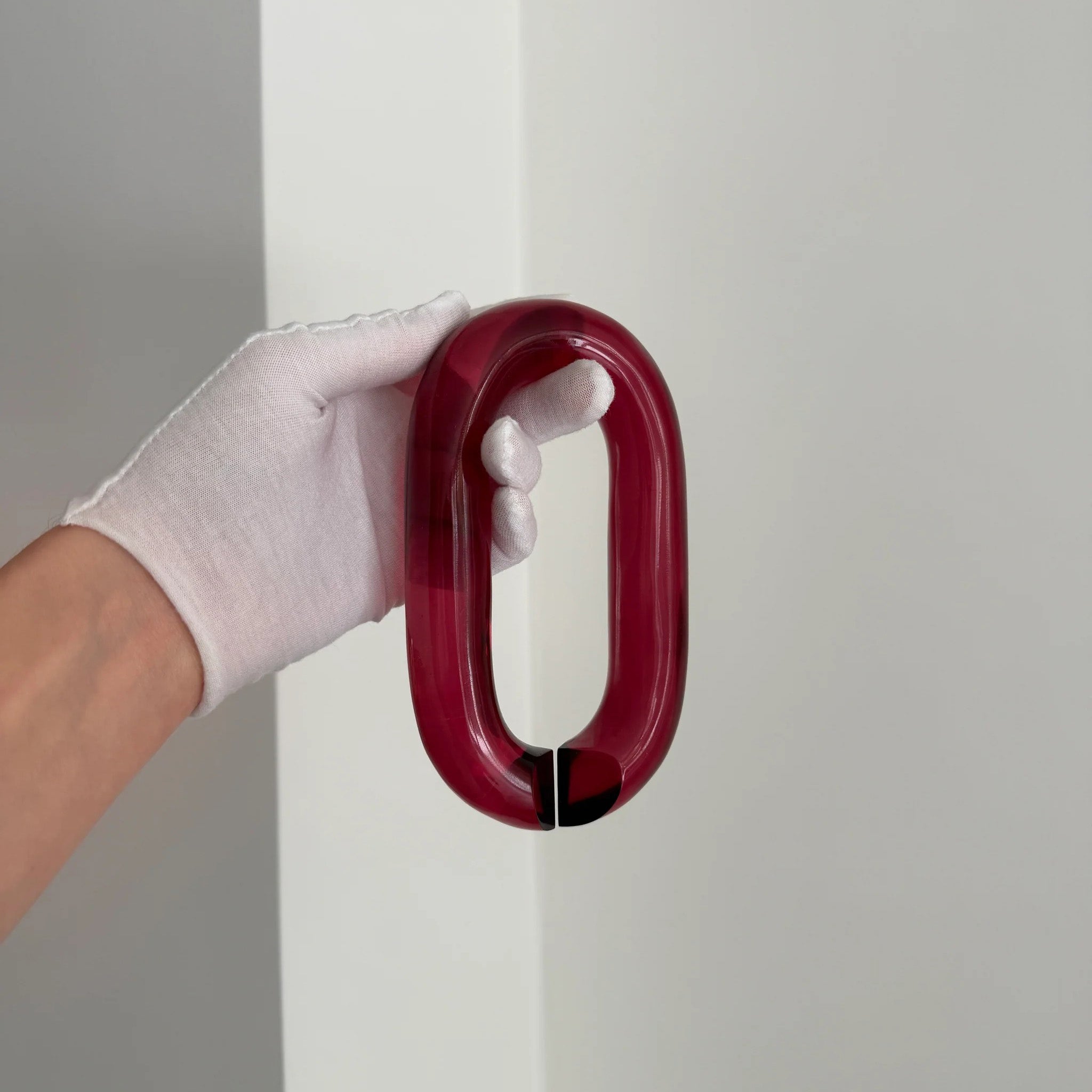 Wall & Ceiling Infinity Hook – Metal Mount for Art Installations, Cables & Displays, 35‑Link Capacity