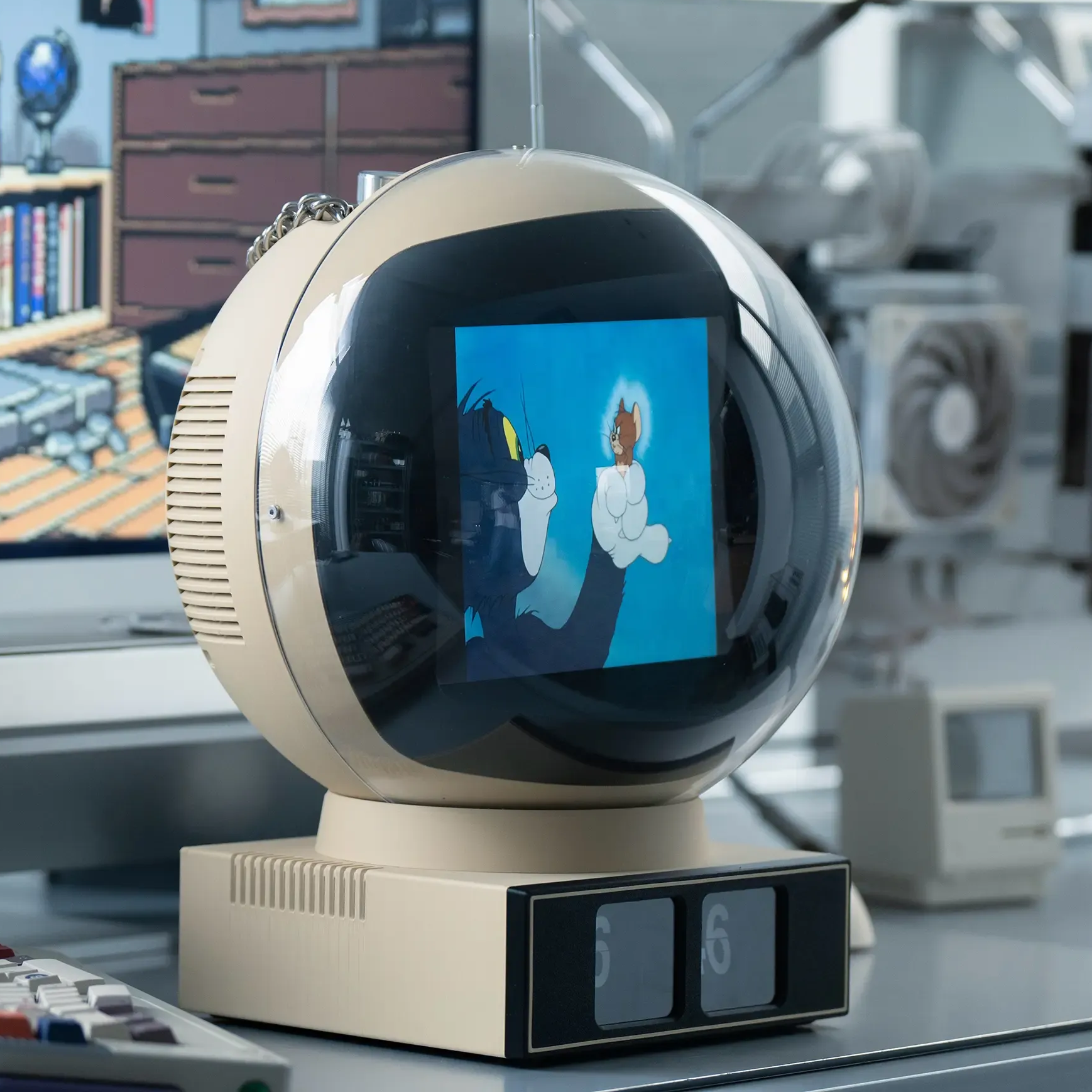 Mechanical Flip Clock – Classic Card Flip Design, Electronic Drive, Retro Desk Decor