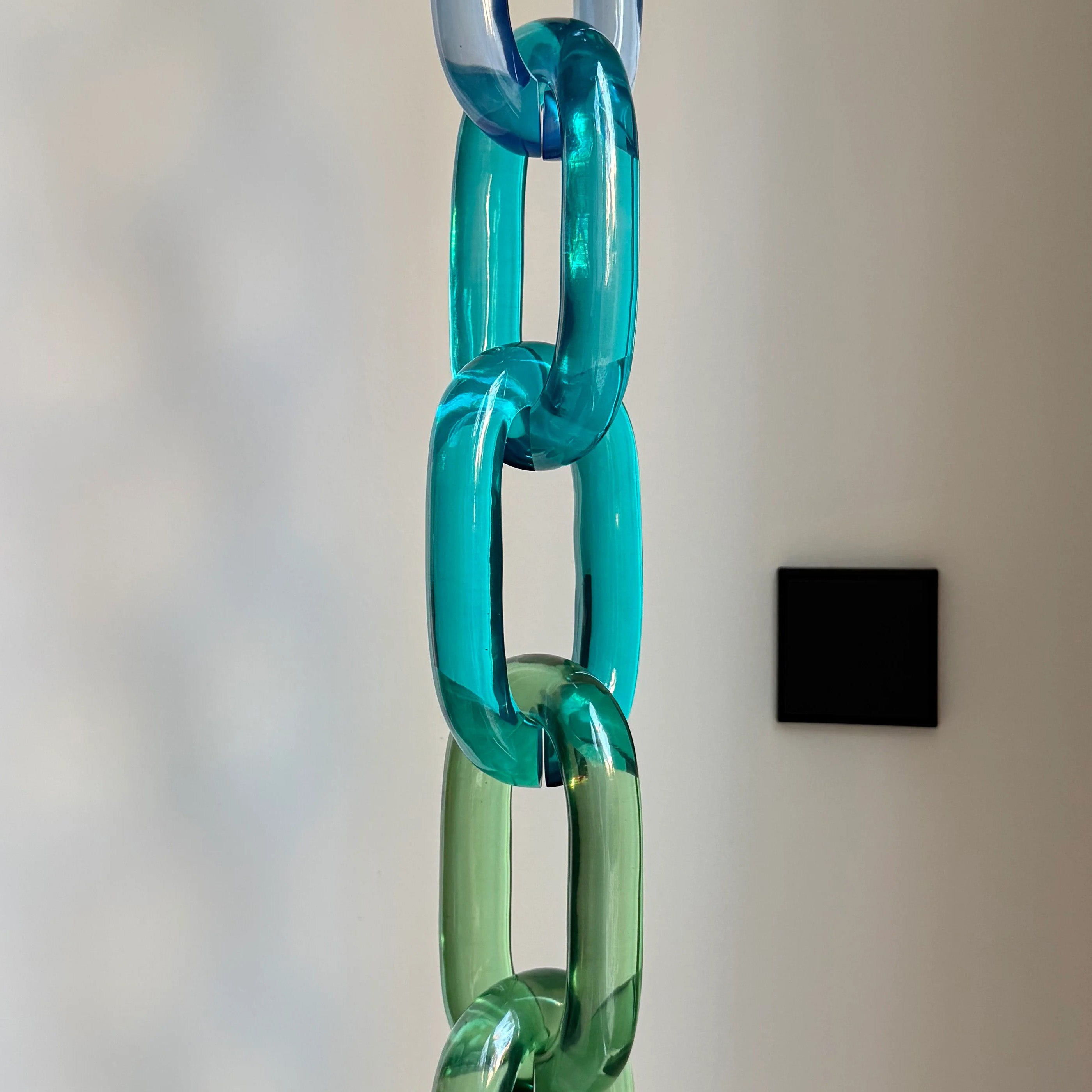 Wall & Ceiling Infinity Hook – Metal Mount for Art Installations, Cables & Displays, 35‑Link Capacity