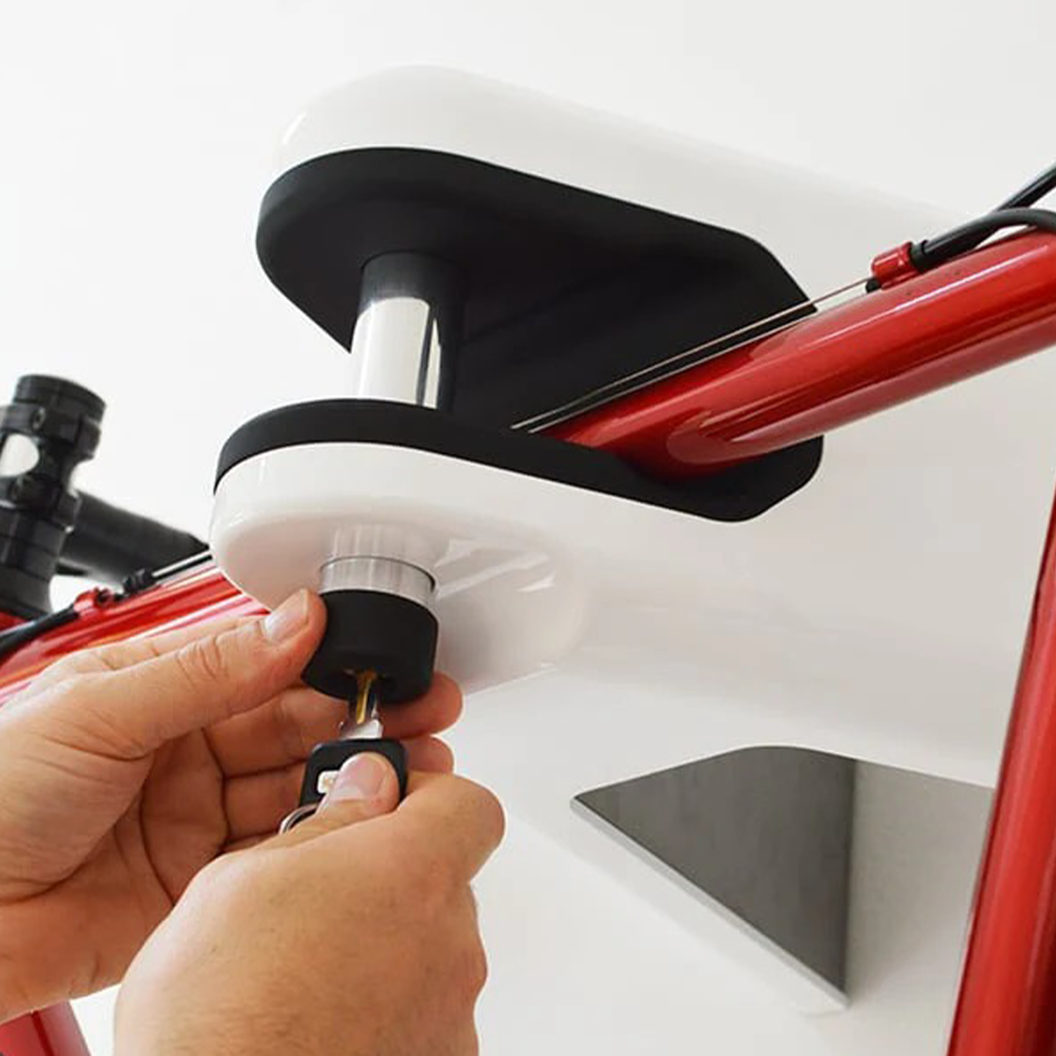 Lockable Bike Wall Mount – Heavy‑Duty Steel, Secure Storage, Fits Most Frames