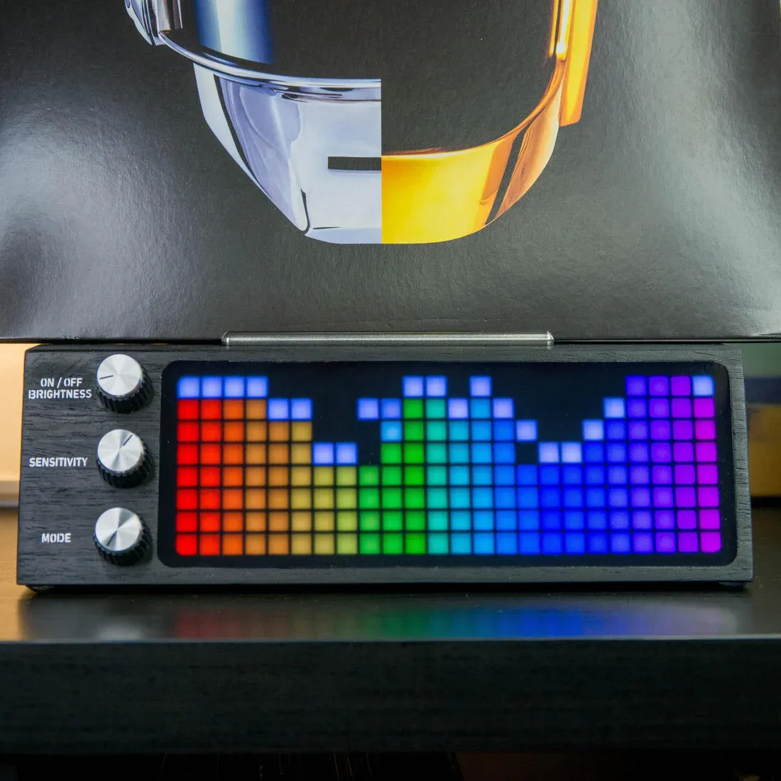 Smart Vinyl Record Stand – Music Visualizer with LED Screen, 13 Visual Modes, Built‑in Mic