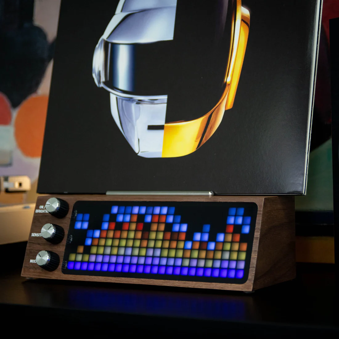 Smart Vinyl Record Stand – Music Visualizer with LED Screen, 13 Visual Modes, Built‑in Mic