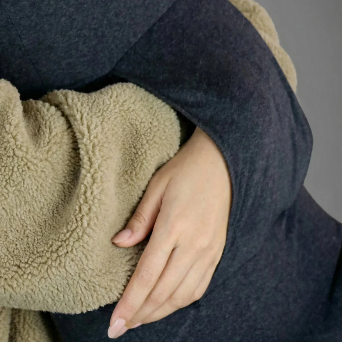 Full-Body Travel Support Pillow – Inflatable, Ergonomic, Supports Head to Hips, for Sitting Upright