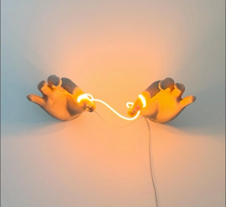 ✋ Light Hands Wall Lamp