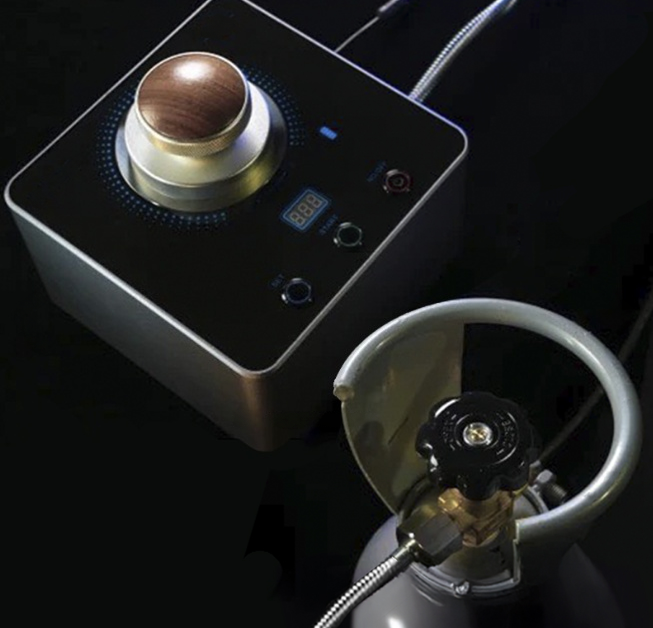 Portable Dry Ice Maker & Beverage Chiller Machine with Instant Cooling Effect for Bars, Cocktails, Drinks & Food Presentation