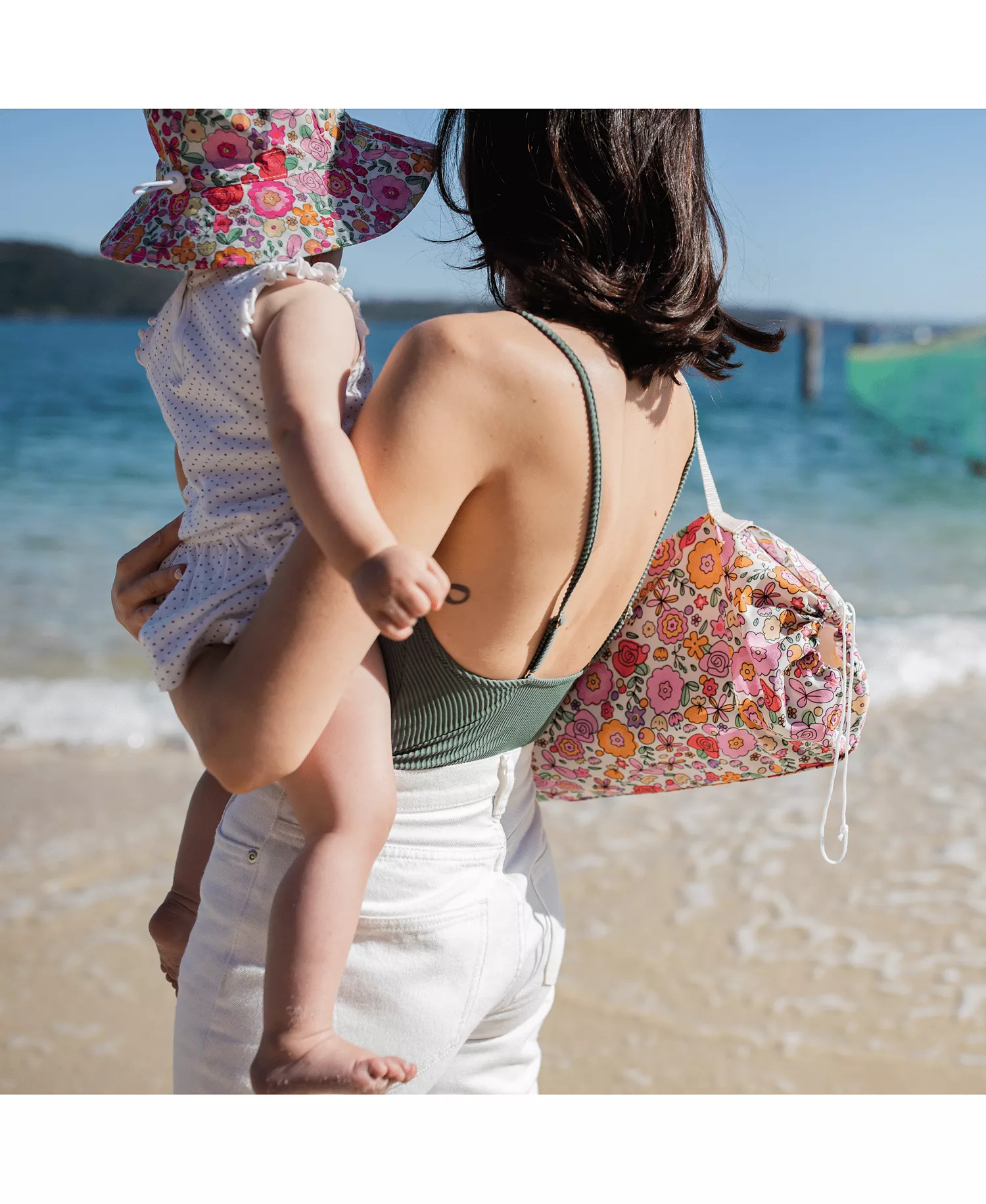 Portable Baby Booster Seat with Foldable Design, Removable Tray & Travel Carry Bag for On-the-Go Feeding