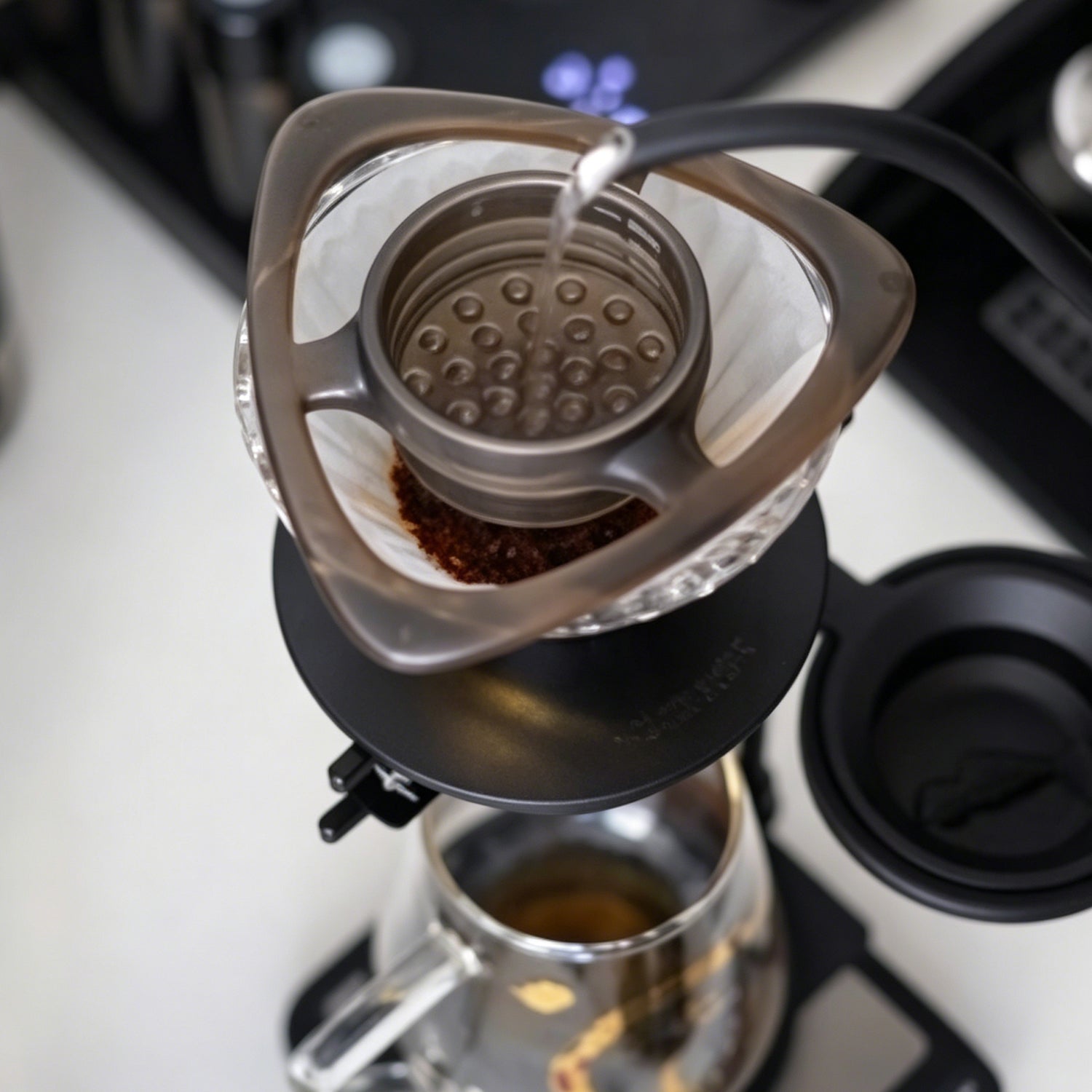 Rain shower coffee distributor
