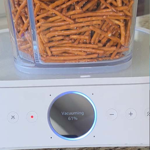 Intelligent automatic vacuum unit