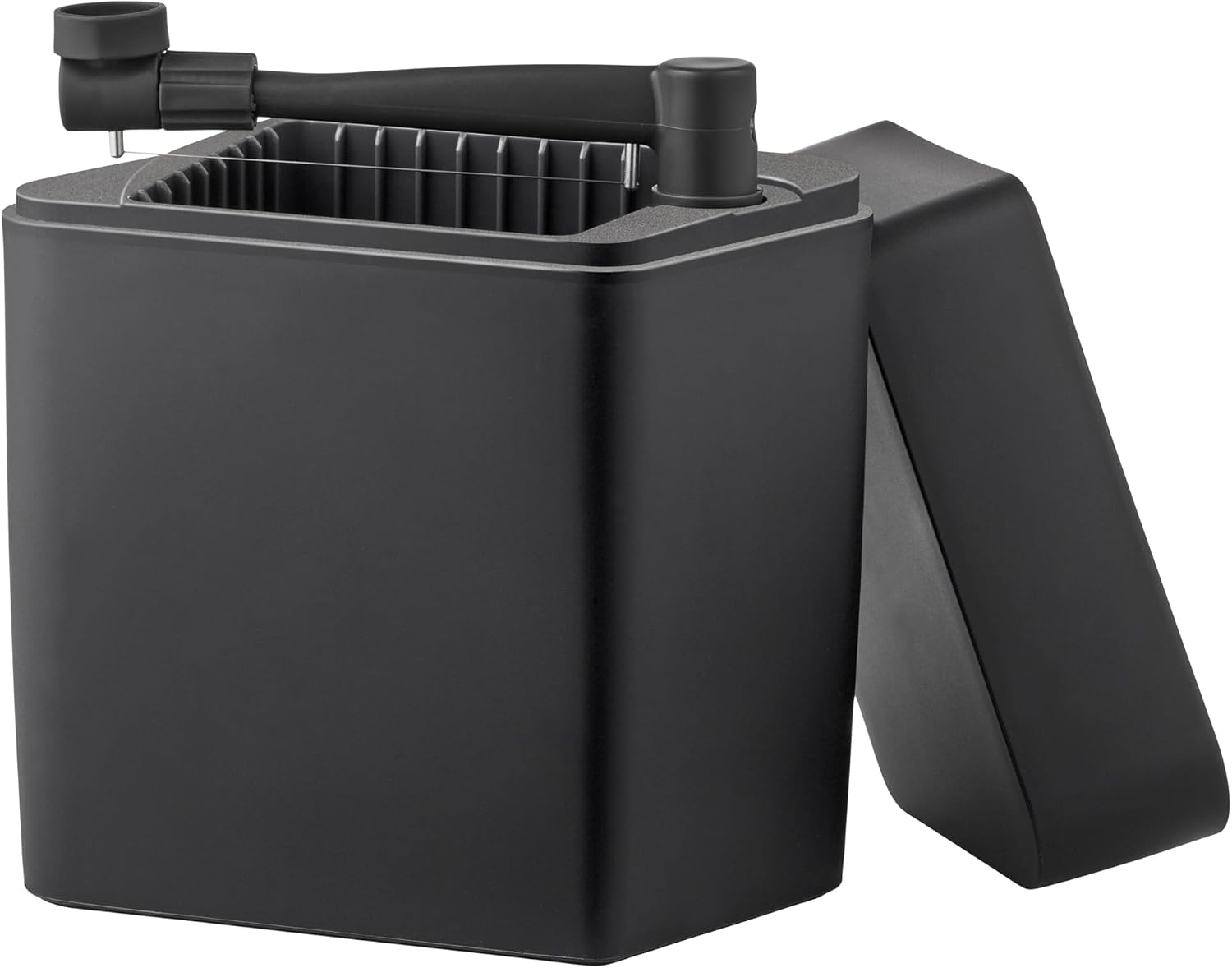 Classic Cheese Storage Box with Integrated Slicer 🧀
