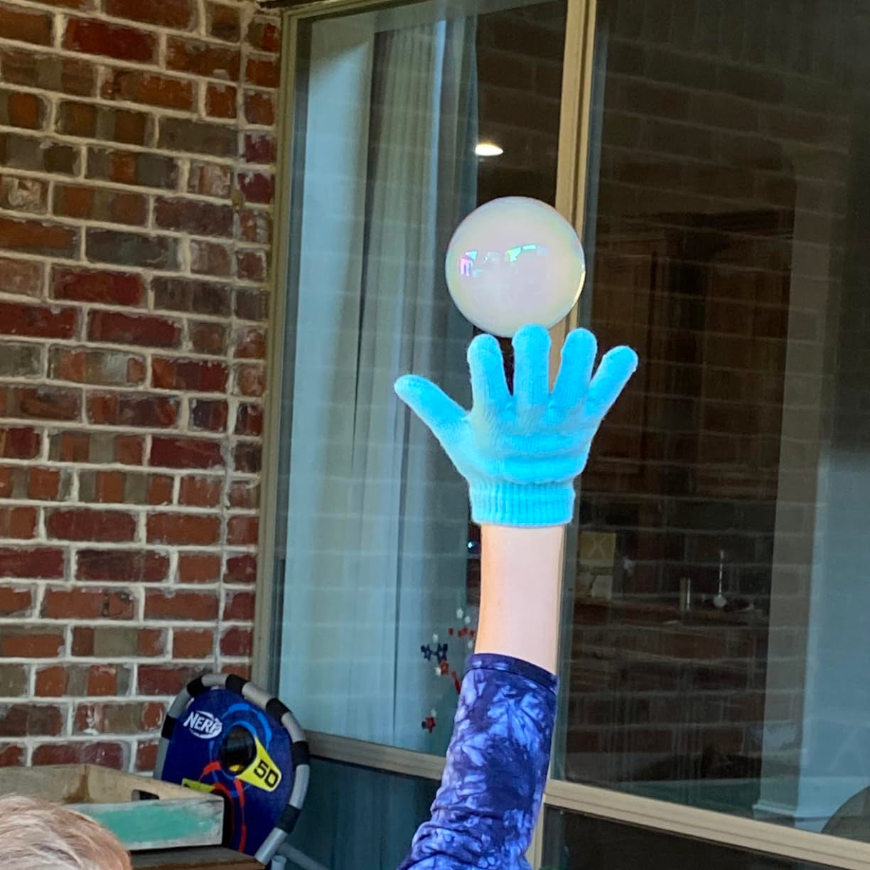 Kids Smoke Bubble Machine – Colorful Bubble Wand with Gloves & Mist
