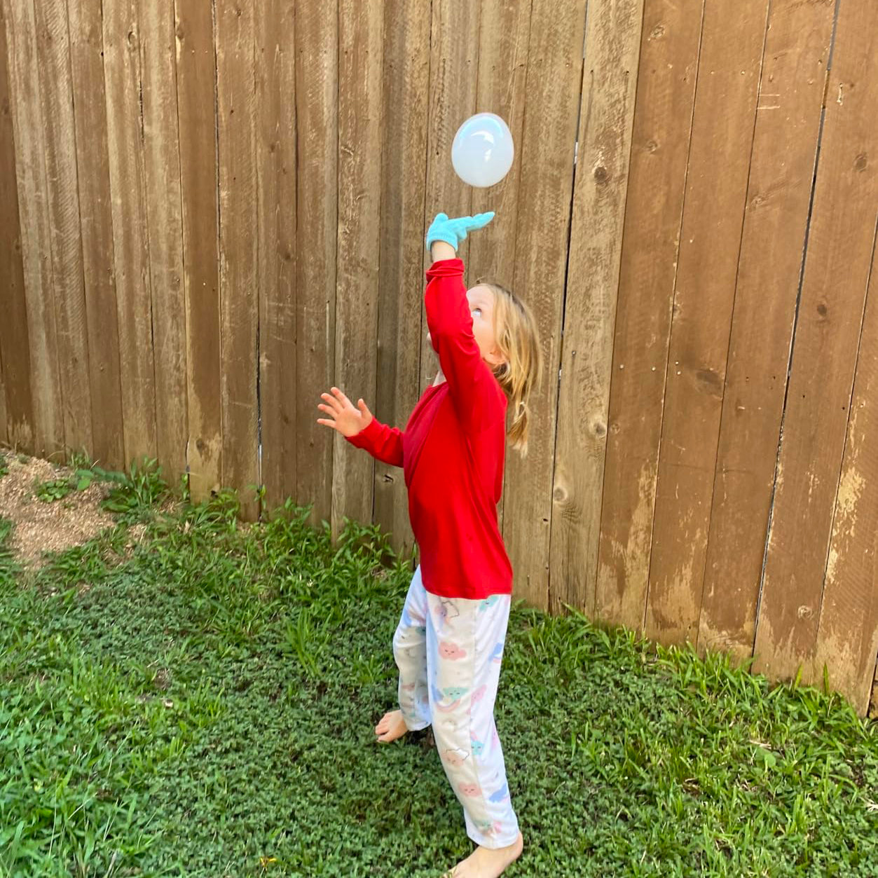 Kids Smoke Bubble Machine – Colorful Bubble Wand with Gloves & Mist